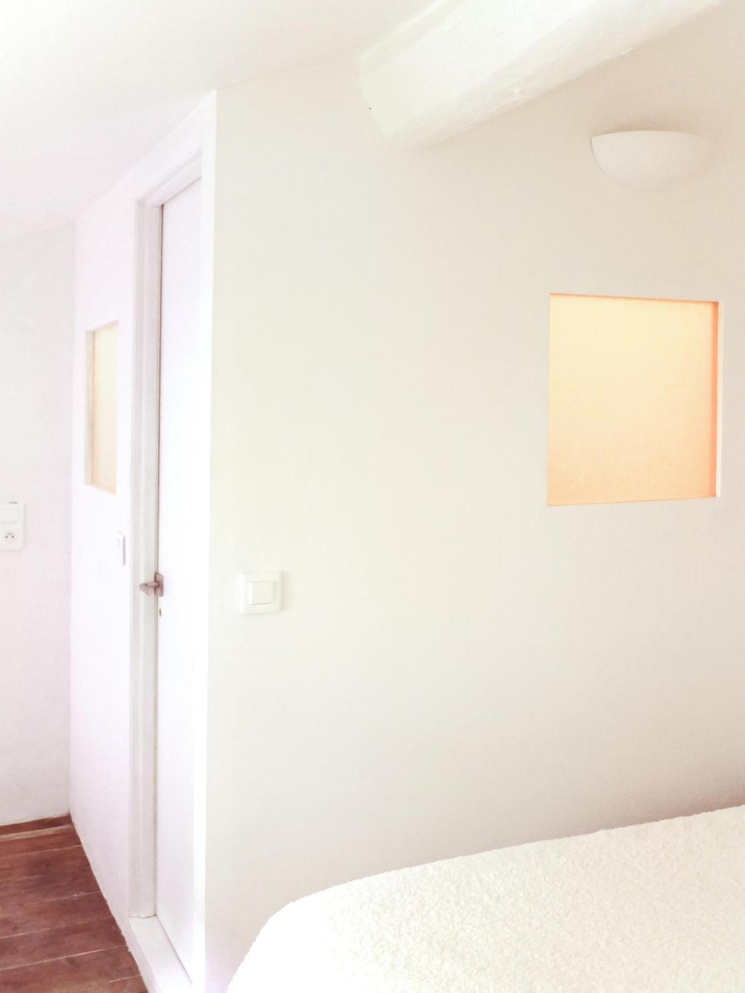 La Maison Jaune Sete Room photo